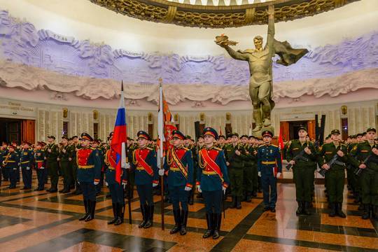 Около 500 военнослужащих Семёновского полка приняли присягу
