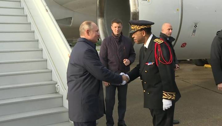 Путин прилетел в Париж на "нормандский саммит"