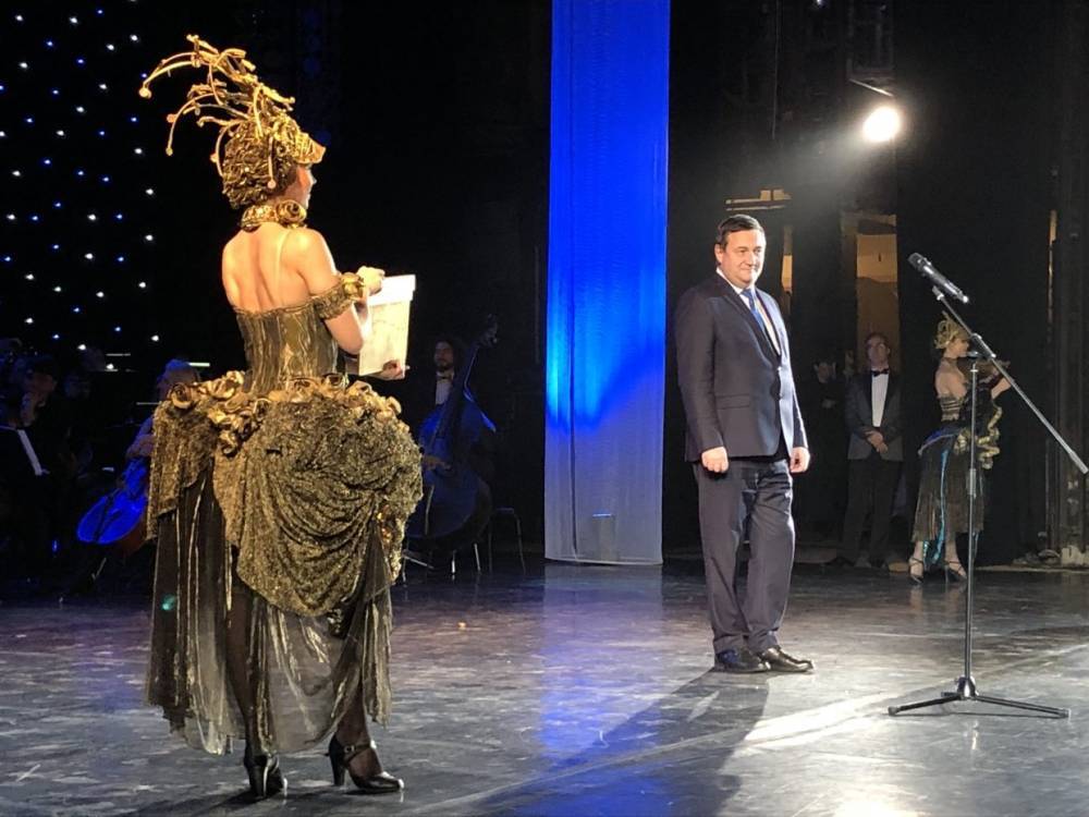В театре «Мюзик-Холл» победителям вручили премии в области художественного творчества