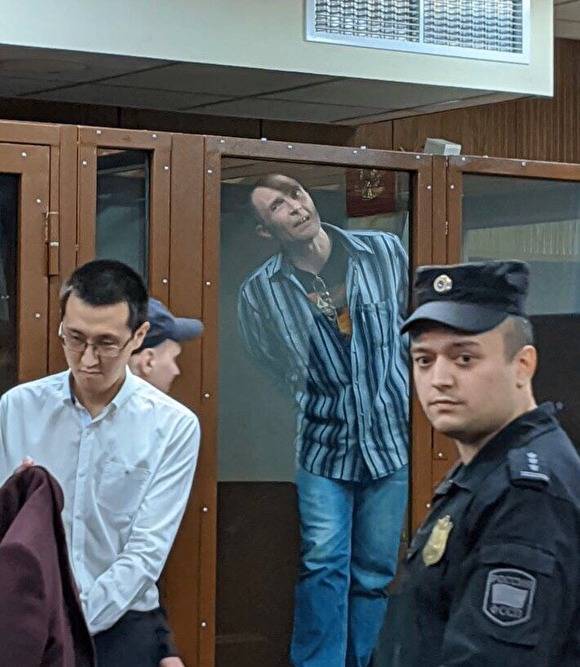 Фигуранту «московского дела» Малышевскому дали 3 года колонии за выбитое стекло в автозаке