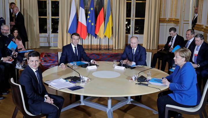 Лидеры "нормандской четверки" завершили переговоры. Путин и Зеленский проводят личную встречу