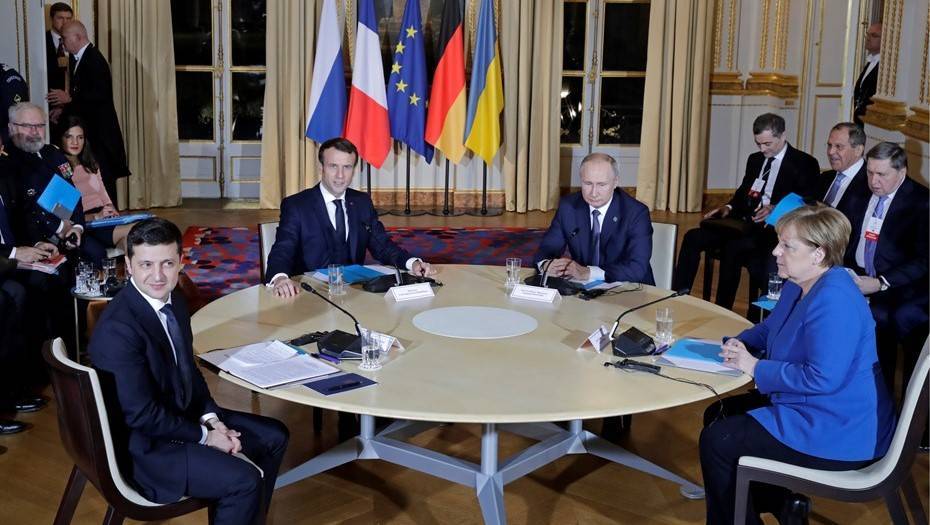 Путин и Зеленский начали переговоры после встречи лидеров "нормандской четверки"