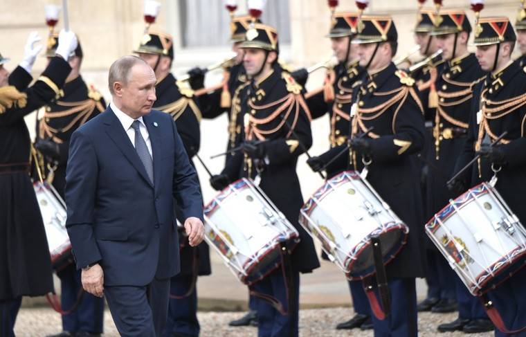 Первая двусторонняя встреча Путина и Зеленского началась в Париже