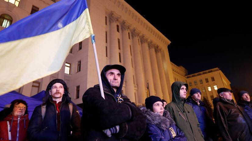 В Киеве около 800 человек пришли на митинг у офиса Зеленского