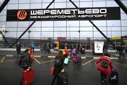 Российские полицейские не поняли иностранца и задержали самолет