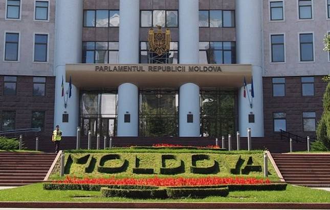 На выборах в Молдавии явка за первые два часа голосования не превысила 5%