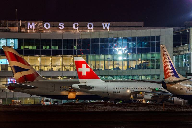 В российских аэропортах можно будет пройти в самолет по электронному посадочному талону