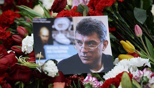 В Петербурге за пикет памяти Немцова задержали активистку «Открытой России»