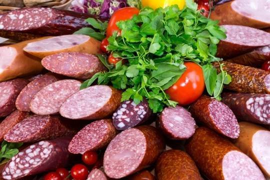 Российское правительство решило устроить масштабную проверку колбасы