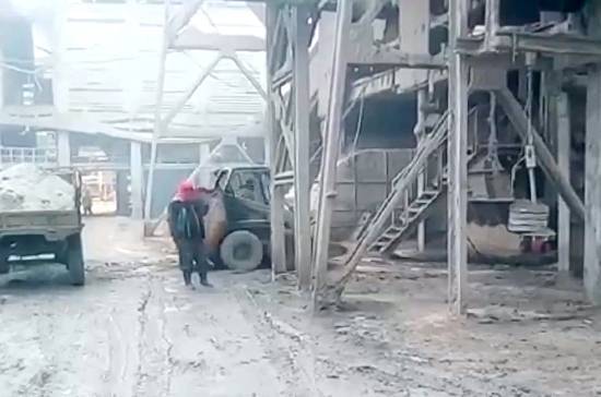 СМИ: на западе Сирии возобновил работу завод по производству удобрений