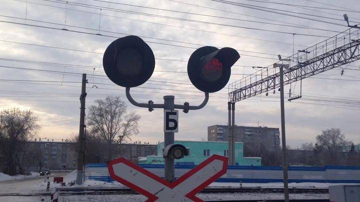 66 переездов Октябрьской железной дороги оснастят автоматической системой оповещения