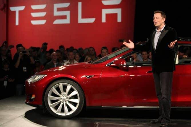 Компания Tesla внезапно снизила цену на базовую комплектацию электрокара Model 3 до $35 тыс.