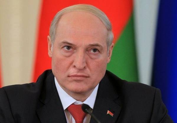 Эволюция усов Лукашенко. Он перестал их красить?
