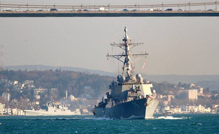 Aydınlık (Турция): военные корабли США и России встретились в Босфоре