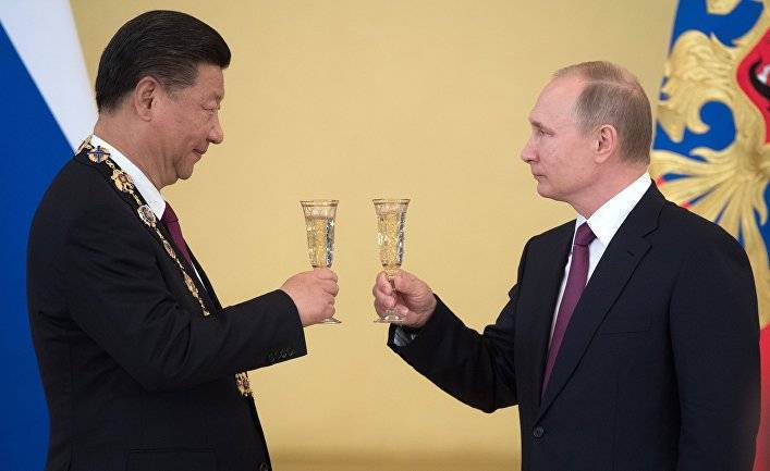 China Newsweek (Китай): семидесятилетие российско-китайских отношений. Следовать велению сердца, не нарушая правил