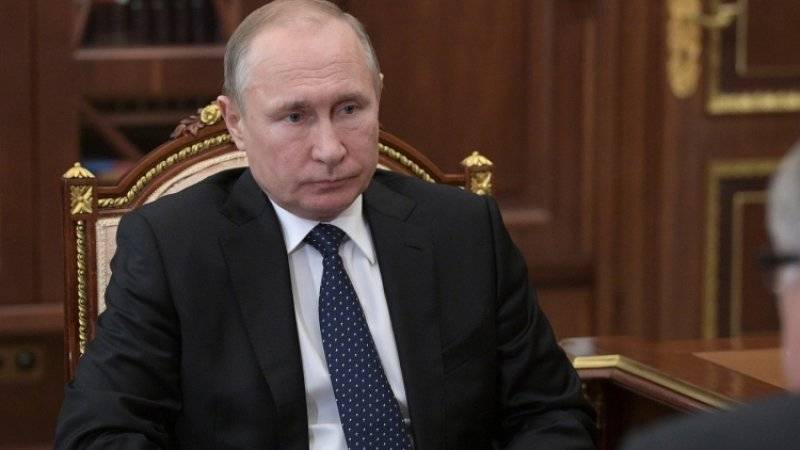 Путин в понедельник встретится с главой Росфинмониторинга