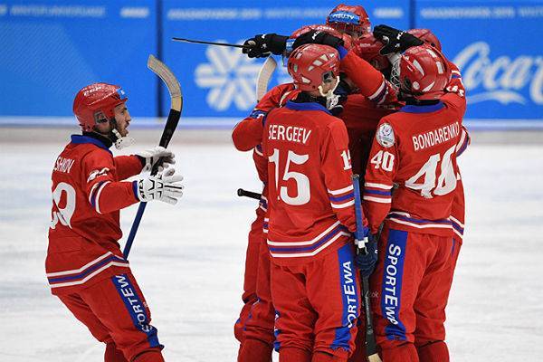 Российские хоккеисты вышли в финал Универсиады, разгромив канадцев