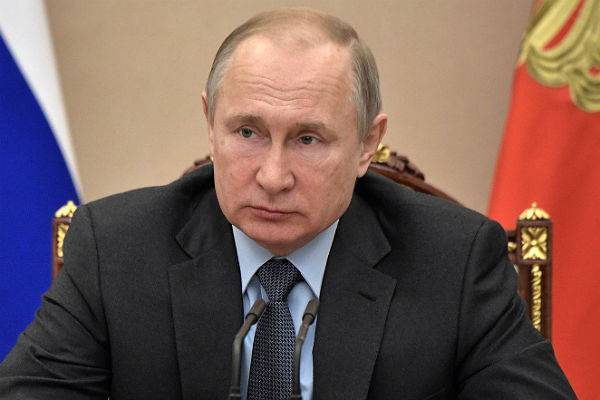 Путин не будет отвечать сыну отравленной «Новичком» британки