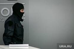 ФСБ проводит обыски в центре кинологической службы Екатеринбурга. Начальника задержали