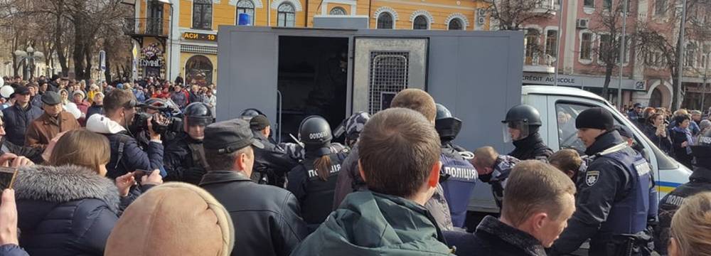 Репрессии на митингах Порошенко попали под прицел правозащитников