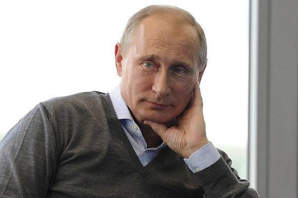 Путин на встрече с французами пошутил про Бонапарта, «служившего» в Москве