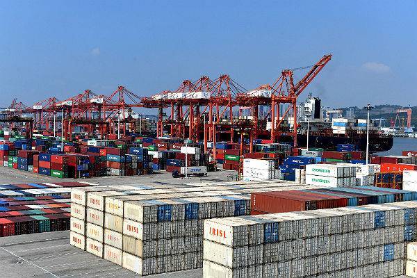 Китай поможет внешней торговле бороться с «суровой реальностью»