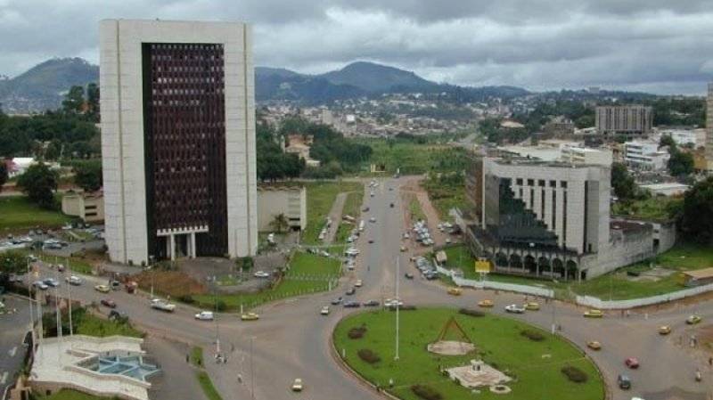 Представитель США по Африке прибыл в Камерун из-за протестов