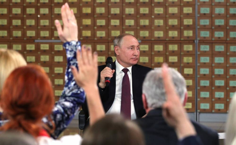 «Путину было скучно»: Крымские эксперты раскритиковали организаторов «встречи с общественностью»