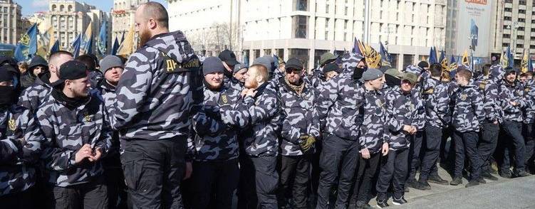 «Кто эти люди?» – Бабченко включил дурака, якобы впервые увидев в Киеве нациков