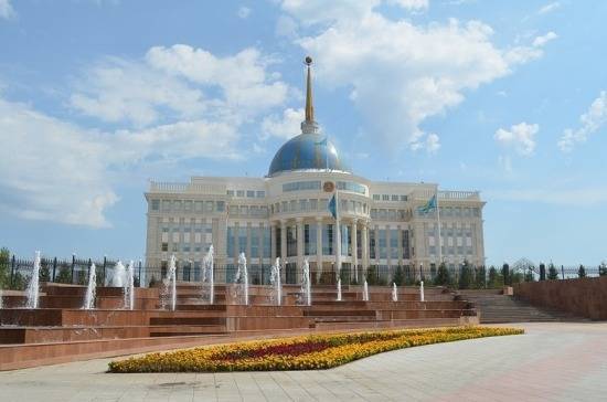 Токаев предложил переименовать столицу Казахстана в честь Назарбаева