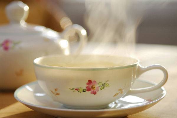 Любовь к горячему чаю может привести к раку