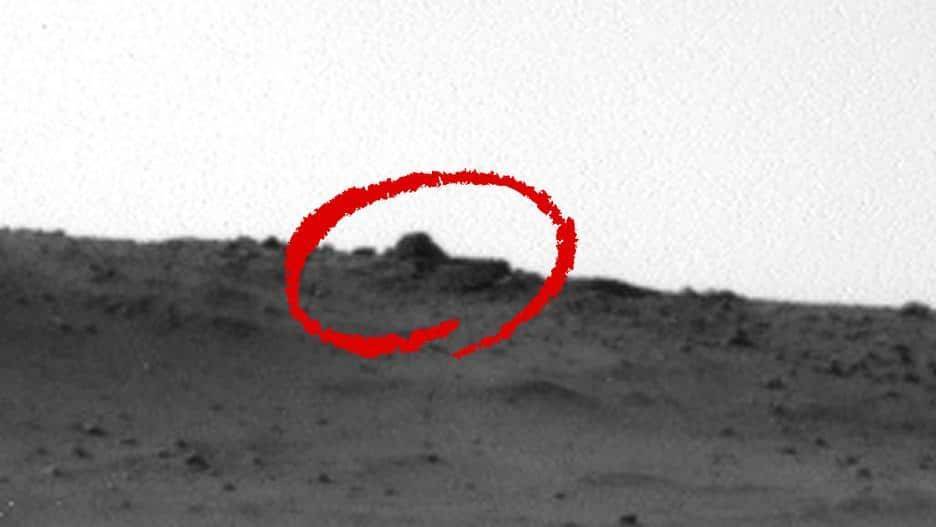 Охотник за НЛО утверждает, что обнаружил обломки летающей тарелки на Марсе
