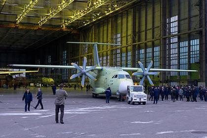 Тянуть до победного: российские военные решили продолжить разработку Ил-112В