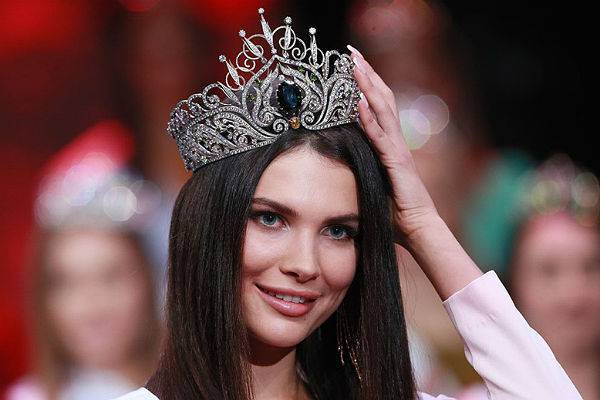 Лишенная короны «Мисс Москва-2018» пожаловалась на клевету