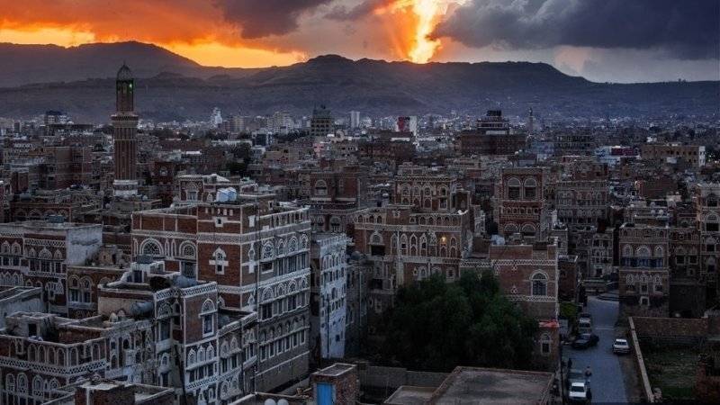 Арабская коалиция атаковала позиции хуситов в столице Йемена