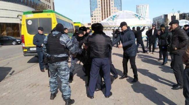 Казахстанцы протестуют против переименования столицы | Вести.UZ