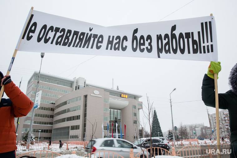 «Сургутнефтегаз» изучает Петербург для переезда из ХМАО