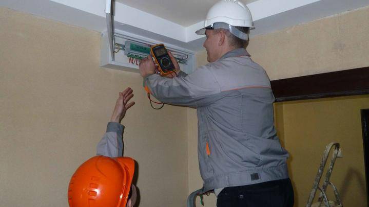 В 159 образовательных учреждениях Владивостока нужна замена систем охранно-пожарной сигнализации