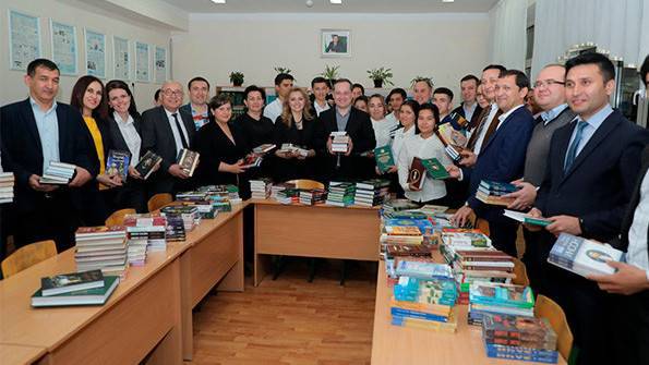 Узбекские министры дарят личные библиотеки детям | Вести.UZ