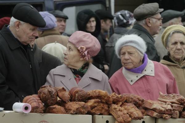 В России начнут производить фастфуд для пенсионеров