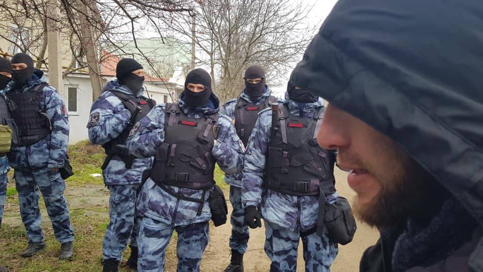 В Крыму «упаковали» 20 человек по делу «хизбов»: Украина уже истерит в Совете Европы