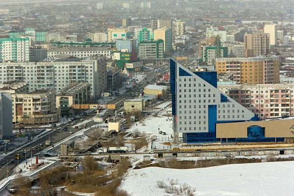 Глава Якутии запретил мигрантам работать водителями и продавцами