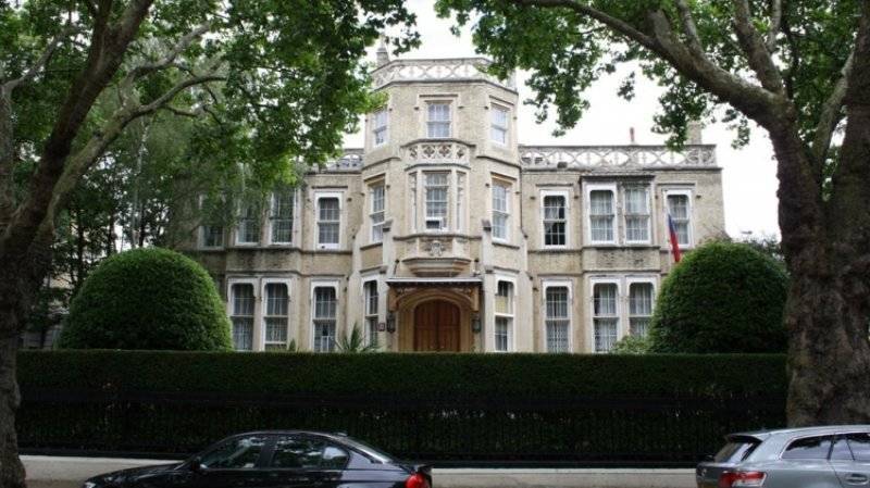 Посольство РФ в Лондоне объяснило секретность вокруг дела Скрипалей
