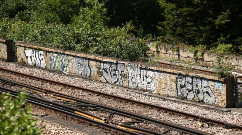 Ночное граффити закончилось для троих подростков из Лондона внезапной смертью