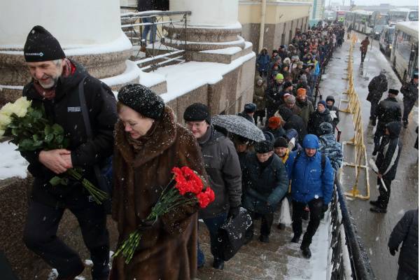 Сотни петербуржцев пришли проститься с выдающимся физиком Жоресом Алферовым