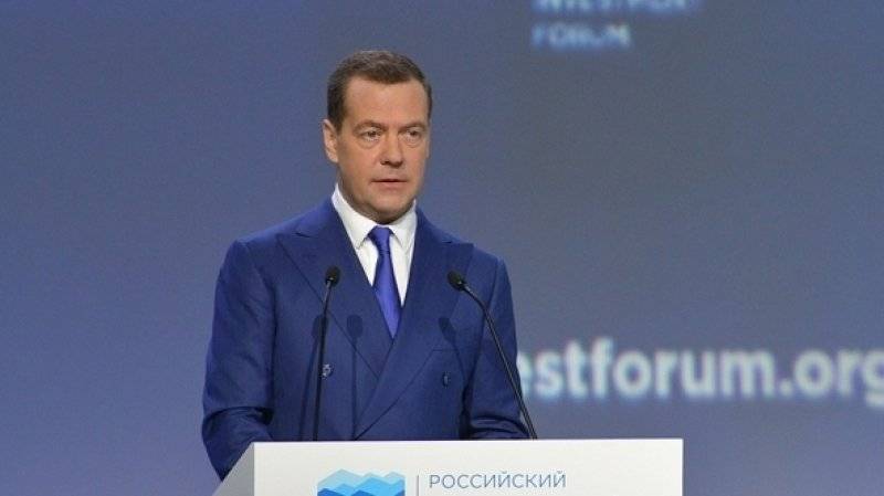 Медведев раскритиковал предположение о вмешательстве РФ в выборы Европарламента
