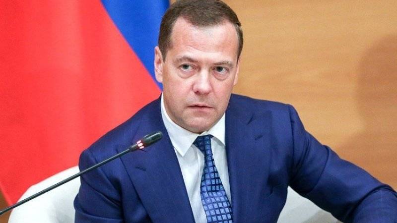 Медведев в Люксембурге одернул американского «клерка» и призвал его учить азы дипломатии