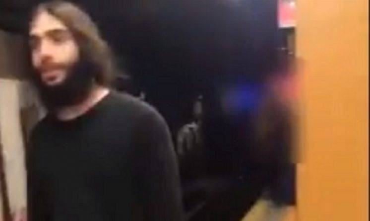Появилось видео, на котором запечатлен злоумышленник, сбросивший в Бруклине человека на рельсы метро