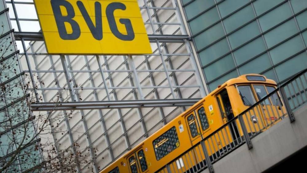 Транспортный коллапс в Берлине: не работает метро, стоят автобусы и трамваи