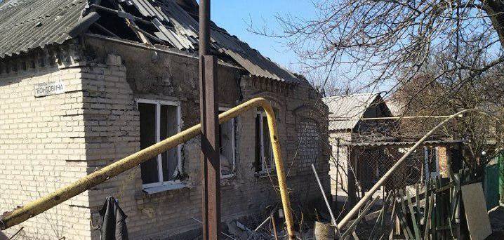 Украинские военные открыли огонь по мирным жителям